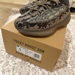 Yeezy boost 380 grey new with tags